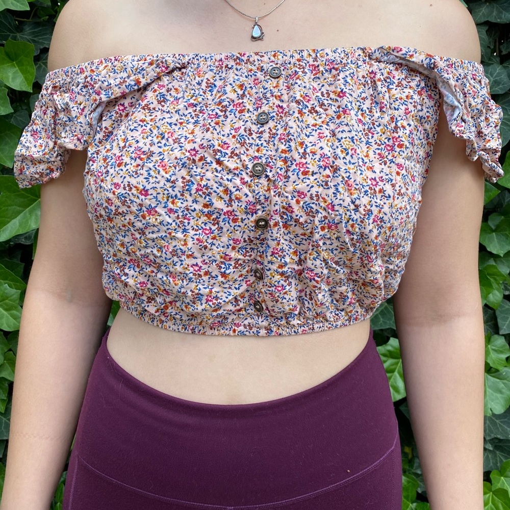 Pink floral cropped shirt